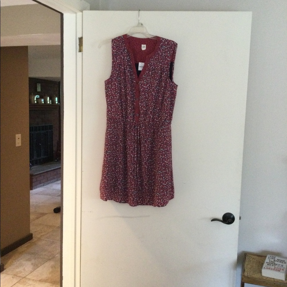 Gap Size Medium NWT